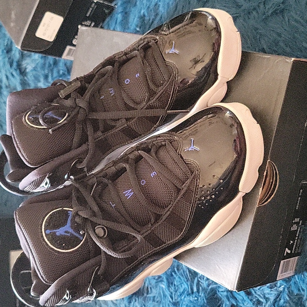 7 y jordan 6 sneakers